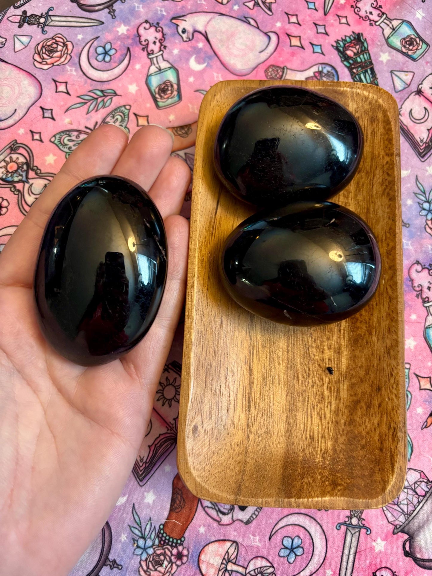 Black Tourmaline Palm Stone * Black Tourmaline * Tumbled Stones * Crystals * Witchcraft * Tumbled Crystals * Wiccan * Pagan * Witch