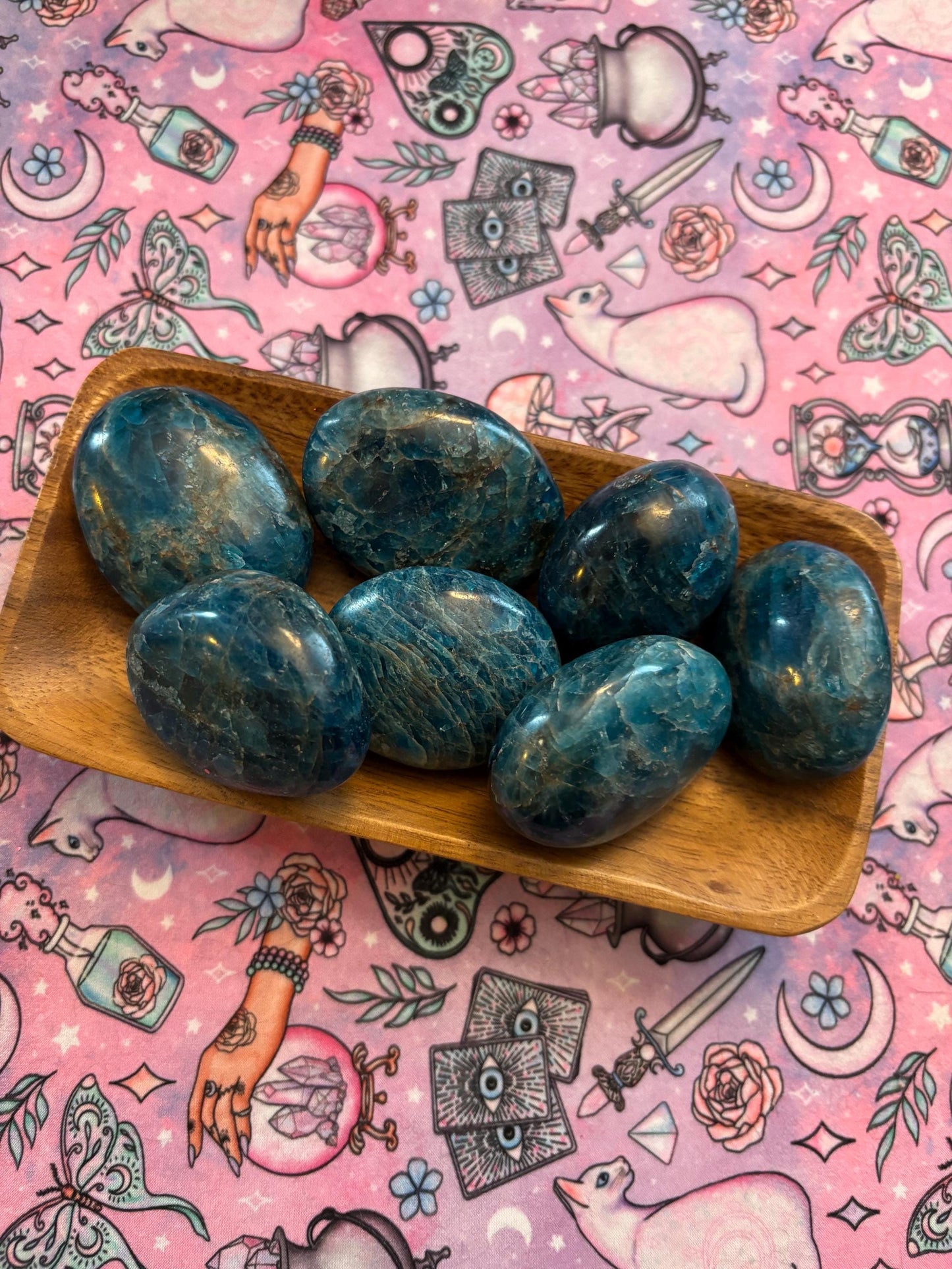 Blue Apatite Palm Stone* Crystals * Witchcraft * Wiccan * Pagan * Altar Decoration * Spiritual Gift * Witch
