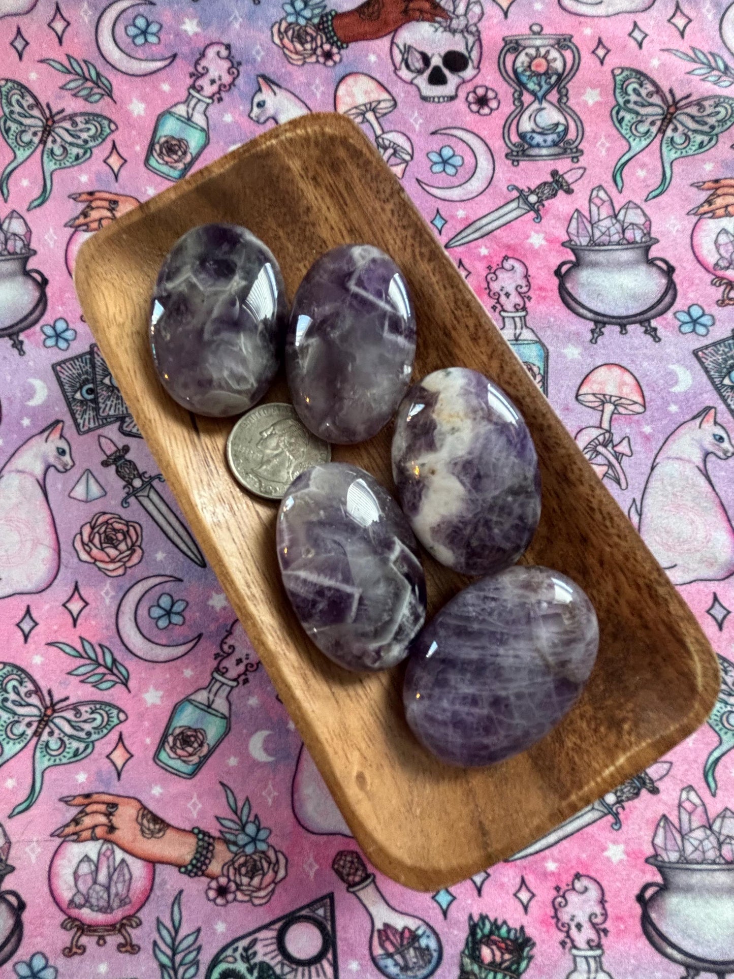 Amethyst Palm Stone* Crystals * Witchcraft * Wiccan * Pagan * Altar Decoration * Spiritual Gift * Witch