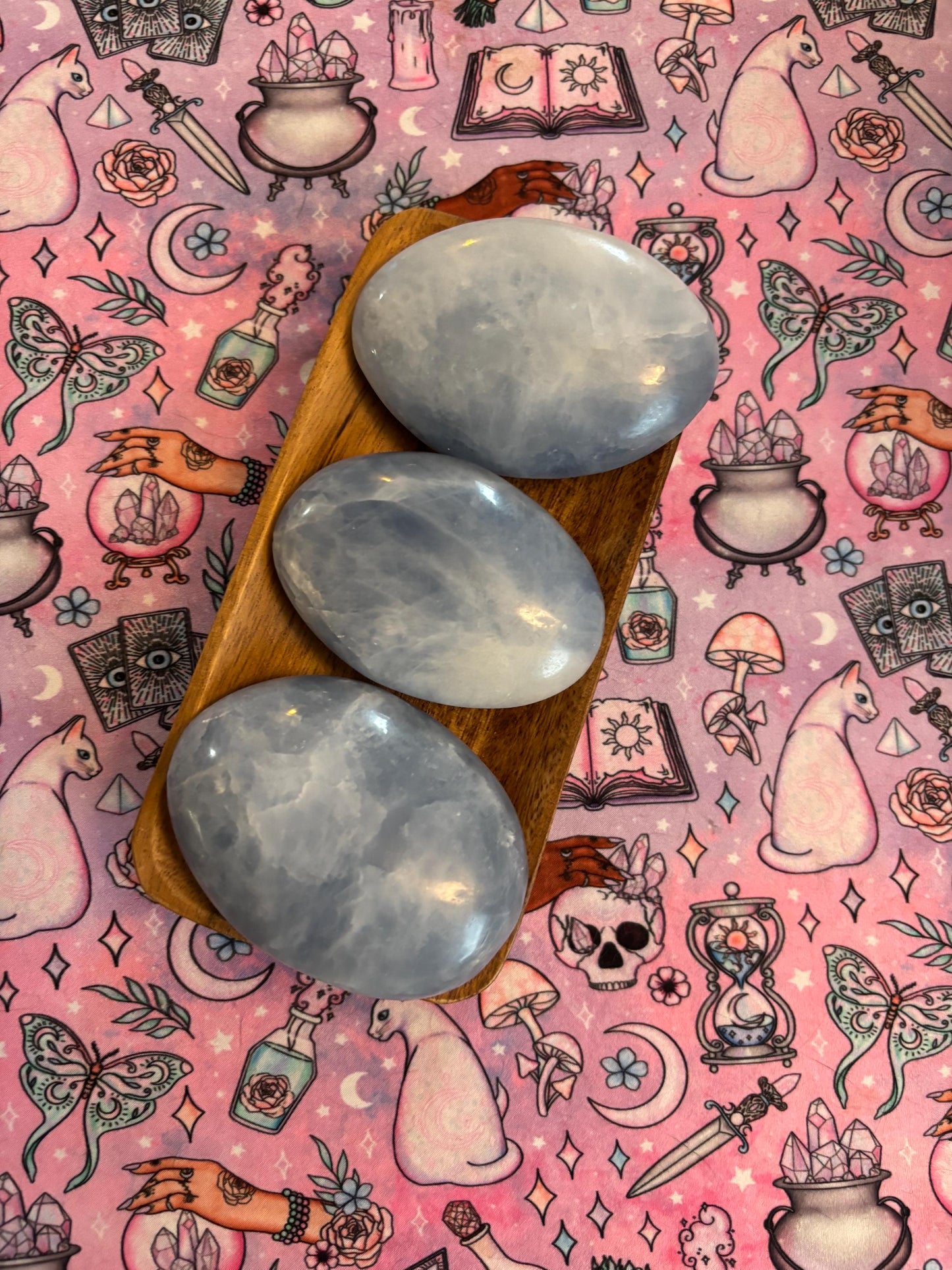 Celestite Palm Stone* Crystals * Witchcraft * Wiccan * Pagan * Altar Decoration * Spiritual Gift * Witch