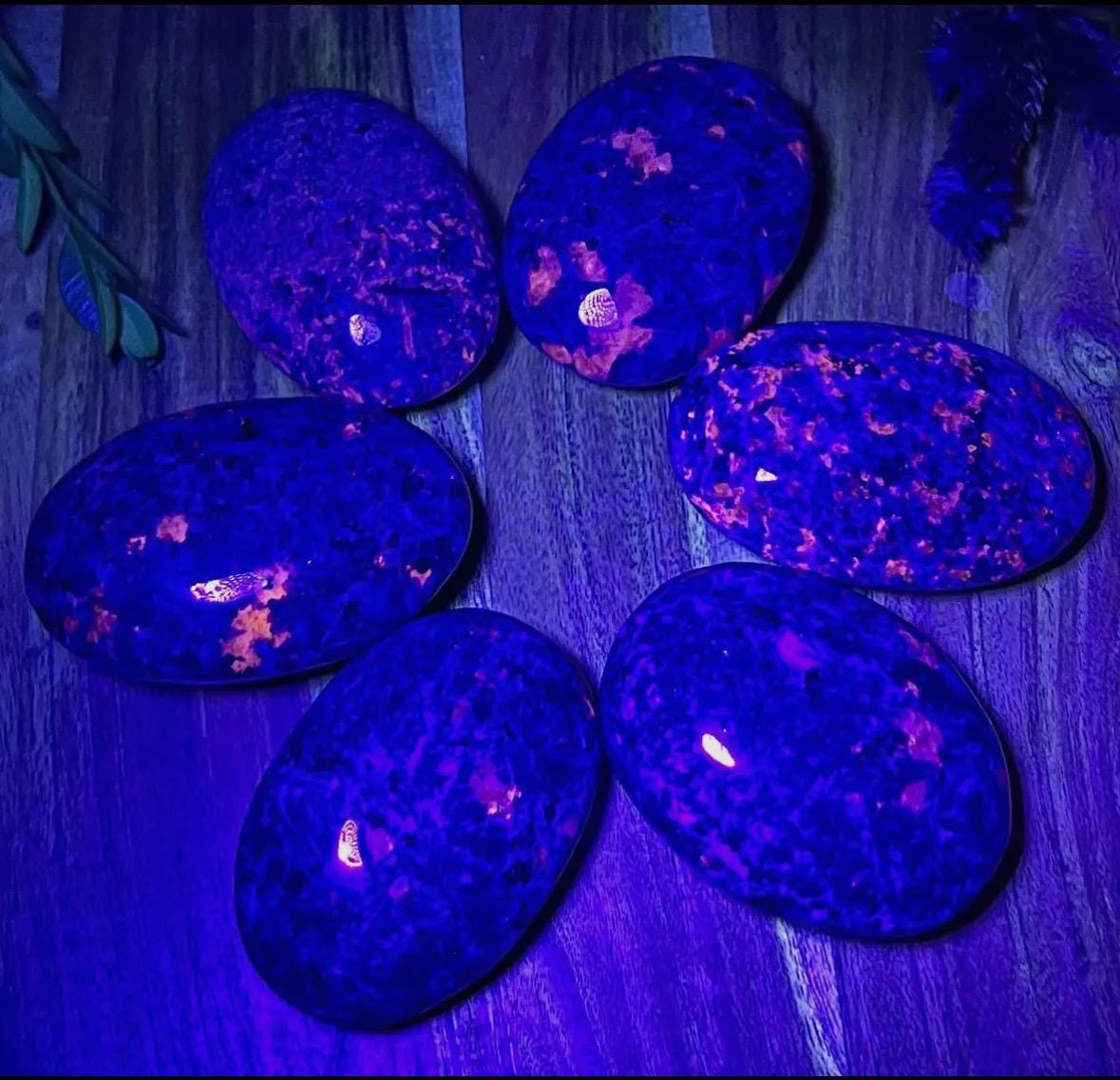 Emberlite Palm Stone* Yooperlite Palm Stone * Crystals * Witchcraft * Wiccan * Pagan * Altar Decoration * Spiritual Gift * Witch