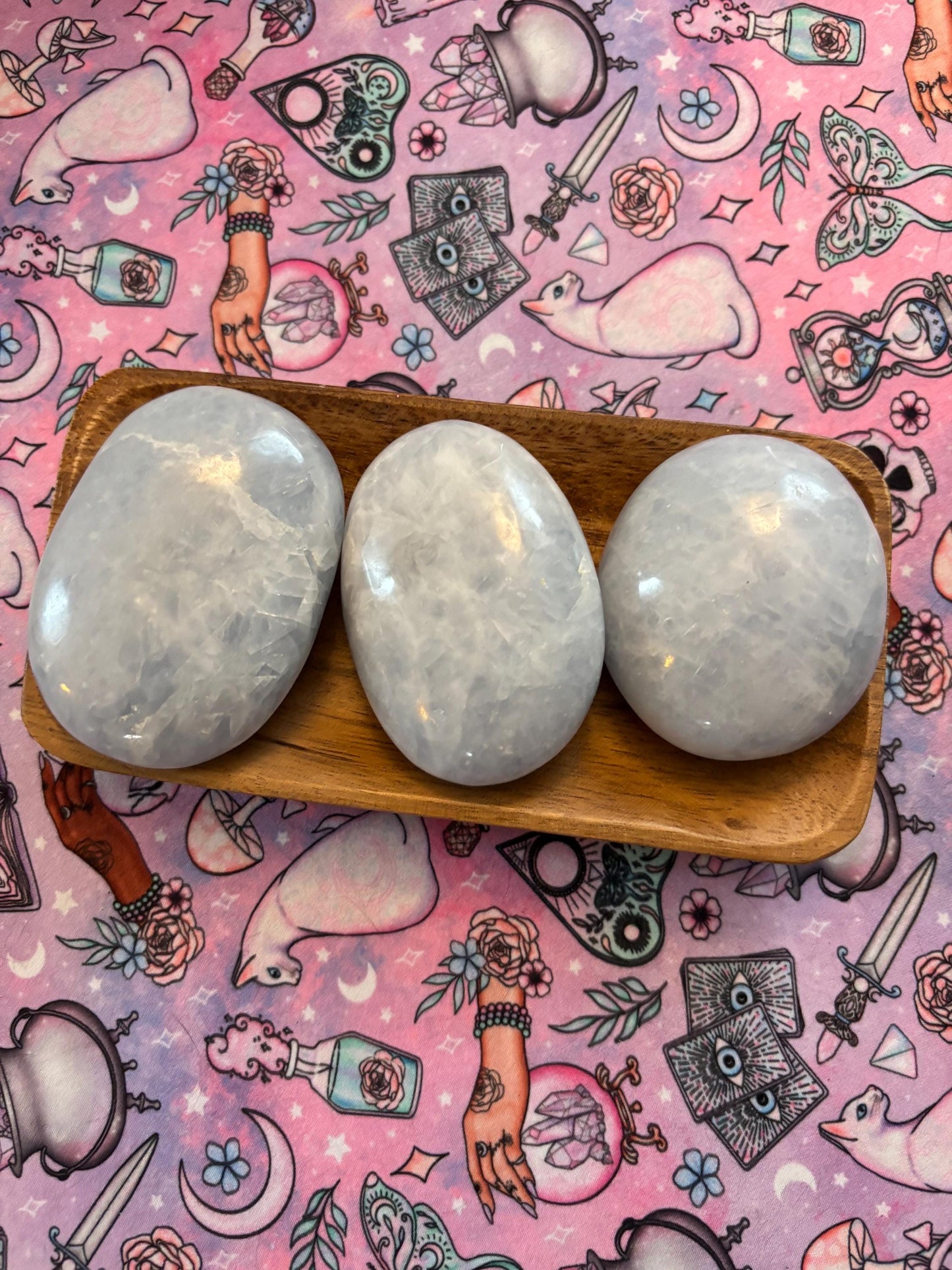 Blue Calcite Palm Stone* Crystals * Witchcraft * Wiccan * Pagan * Altar Decoration * Spiritual Gift * Witch