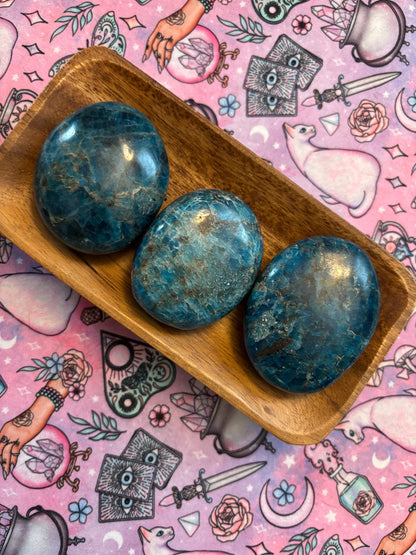 Blue Apatite Palm Stone* Crystals * Witchcraft * Wiccan * Pagan * Altar Decoration * Spiritual Gift * Witch