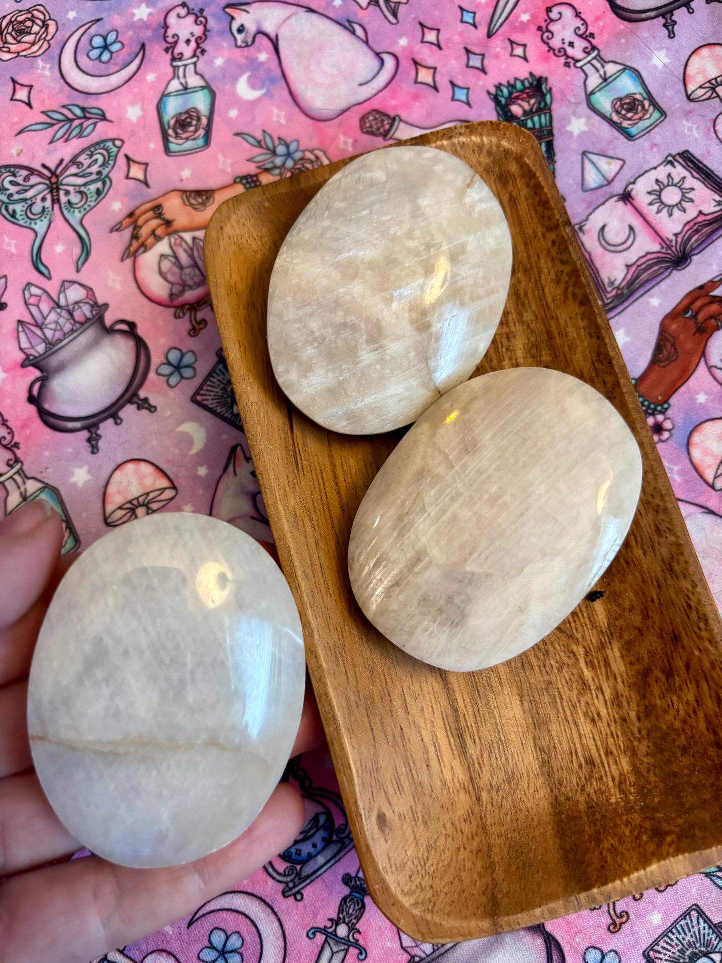 Moonstone Palm Stone* Crystals * Witchcraft * Wiccan * Pagan * Altar Decoration * Spiritual Gift * Witch