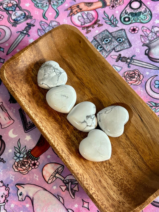 Howlite Crystal Heart* Howlite * Tumbled Stones * Crystals * Witchcraft * Tumbled Crystals * Wiccan * Pagan * Witch
