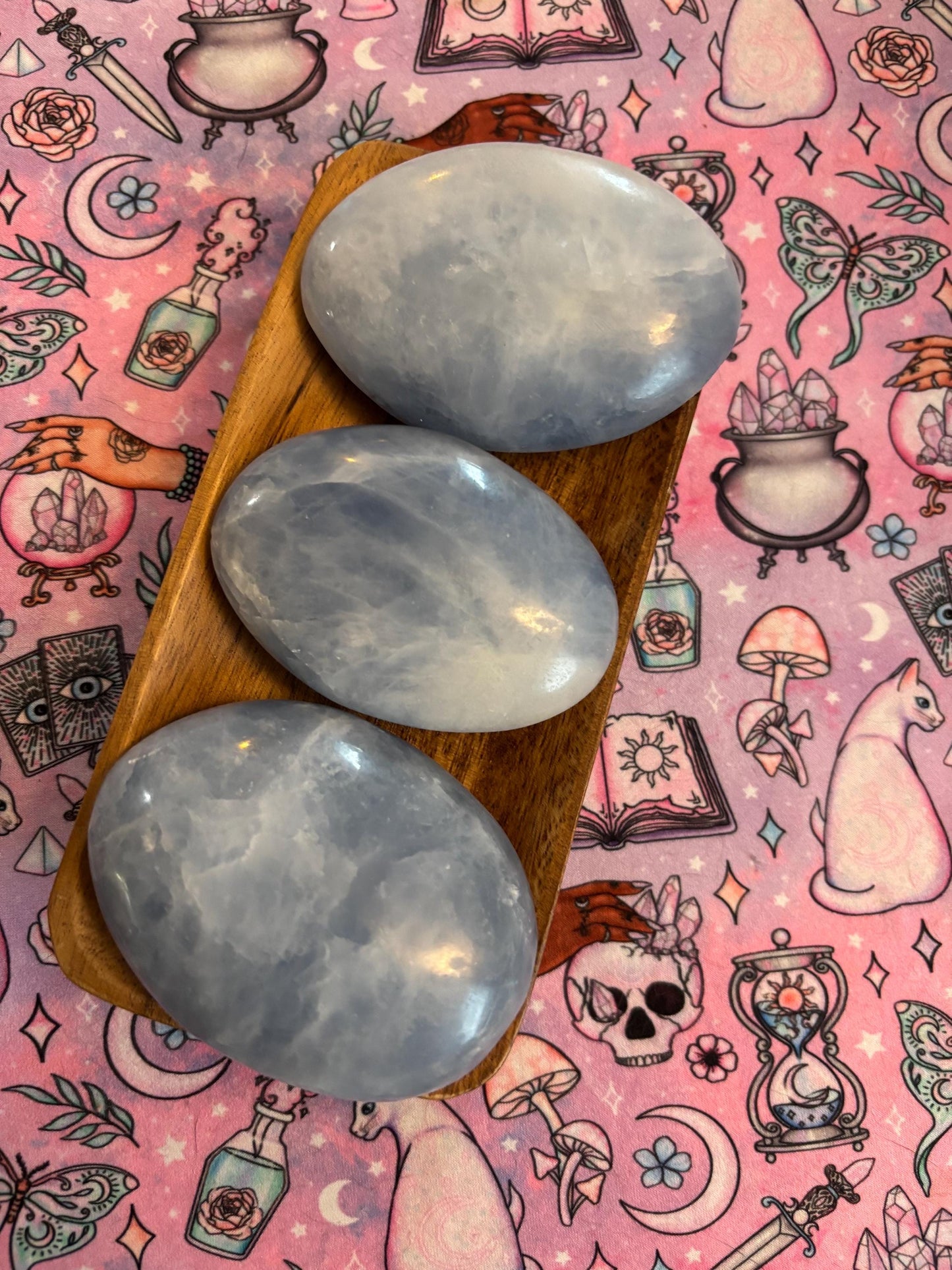 Celestite Palm Stone* Crystals * Witchcraft * Wiccan * Pagan * Altar Decoration * Spiritual Gift * Witch