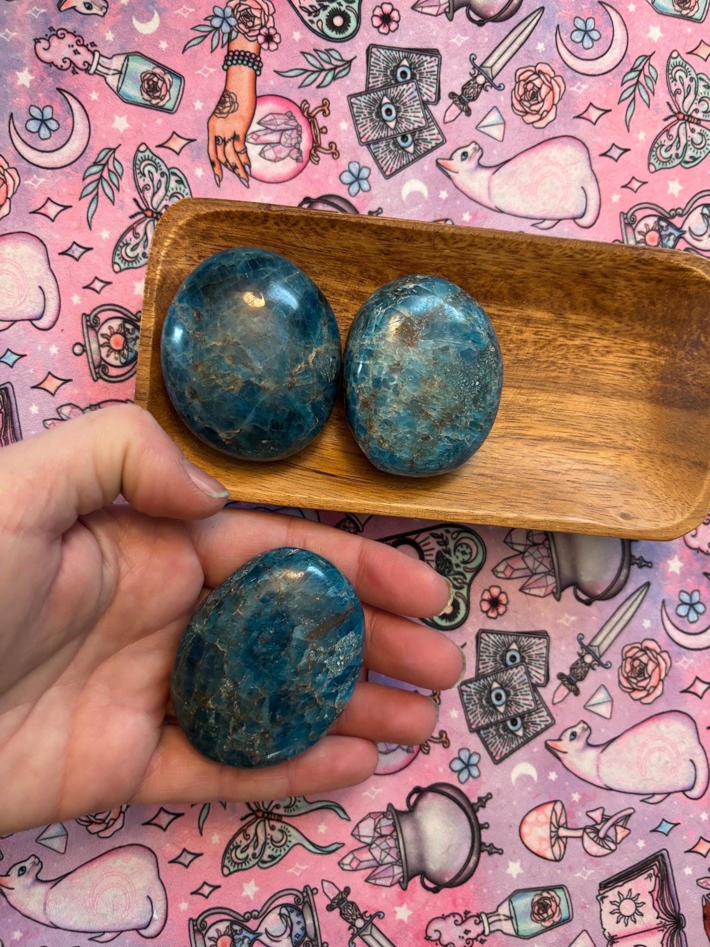 Blue Apatite Palm Stone* Crystals * Witchcraft * Wiccan * Pagan * Altar Decoration * Spiritual Gift * Witch